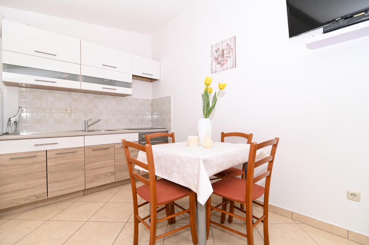 Apartmani Adria Trogir Buitenkant foto