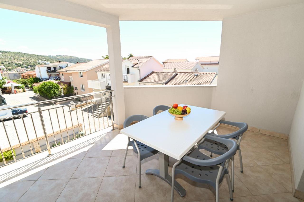 Apartmani Adria Trogir Buitenkant foto